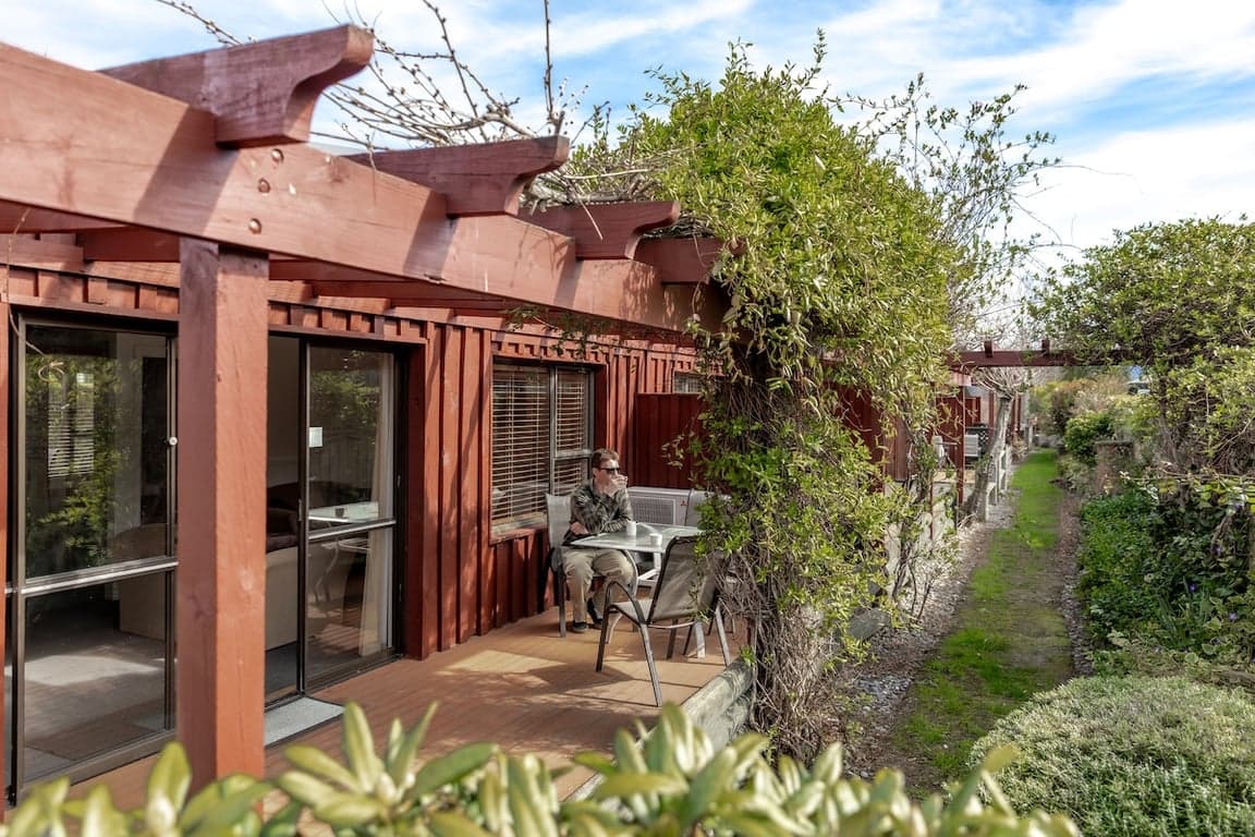 Alpine Springs Motel | Unit 7 - H251217