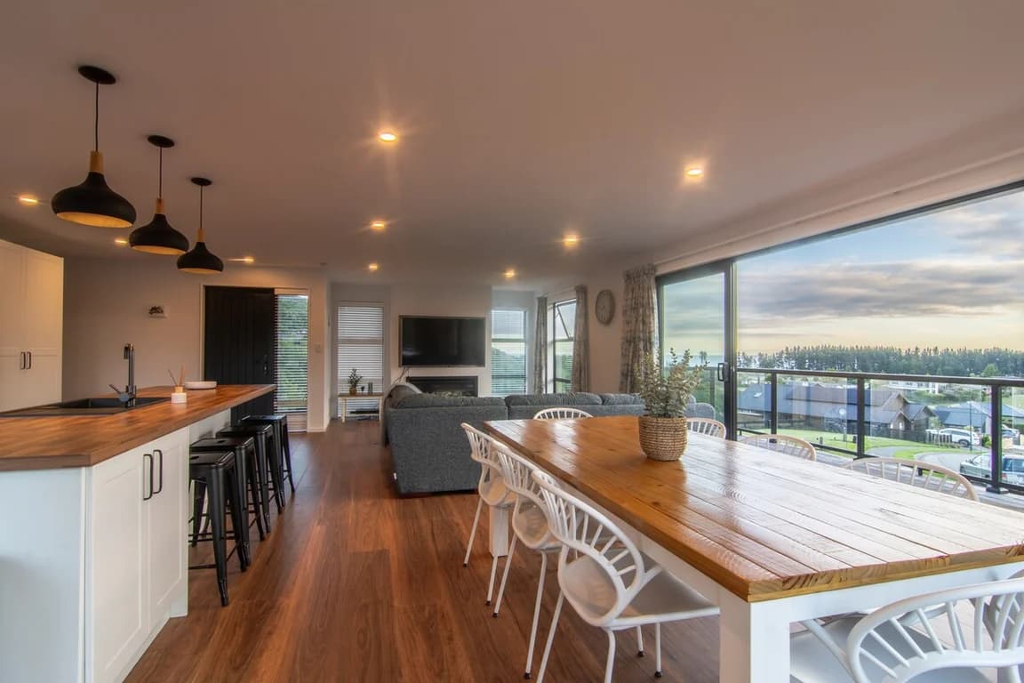 Stunning Views | Contemporary | Escape - KK4113